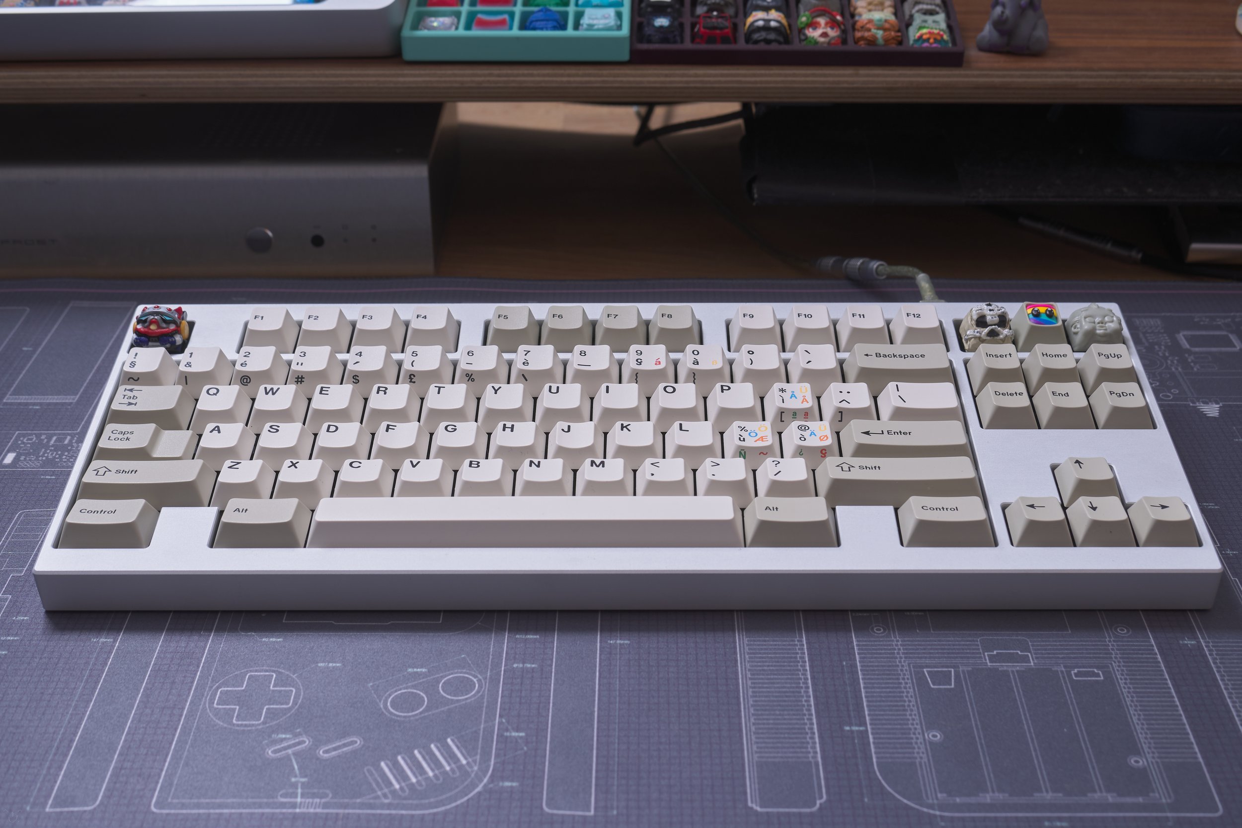 Geonworks F1-8X V2 — Lightning Keyboards